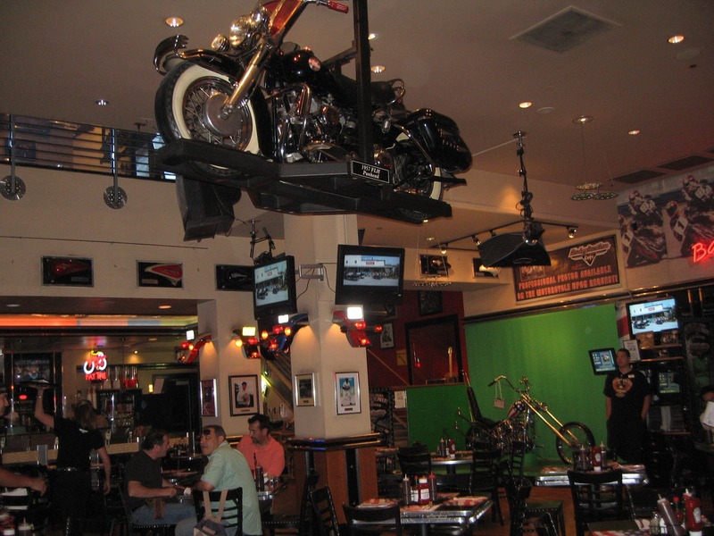 Harley Davidson Cafe Las Vegas, NE. Viajes guiados en moto