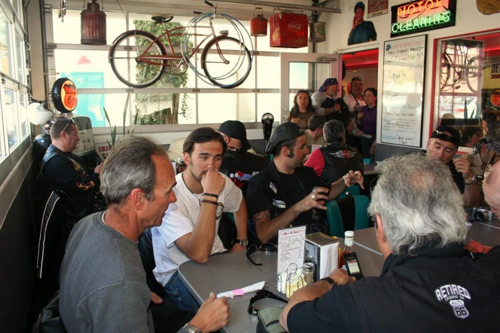 Comida en 66 Diner, Albuquerque. Rutas en moto por USA