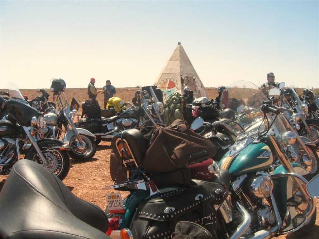 Harleys y tipie indio. Rutas en moto por USA