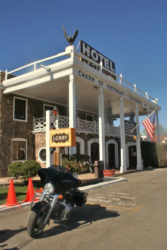 Motel El Rancho. Rutas en moto por USA