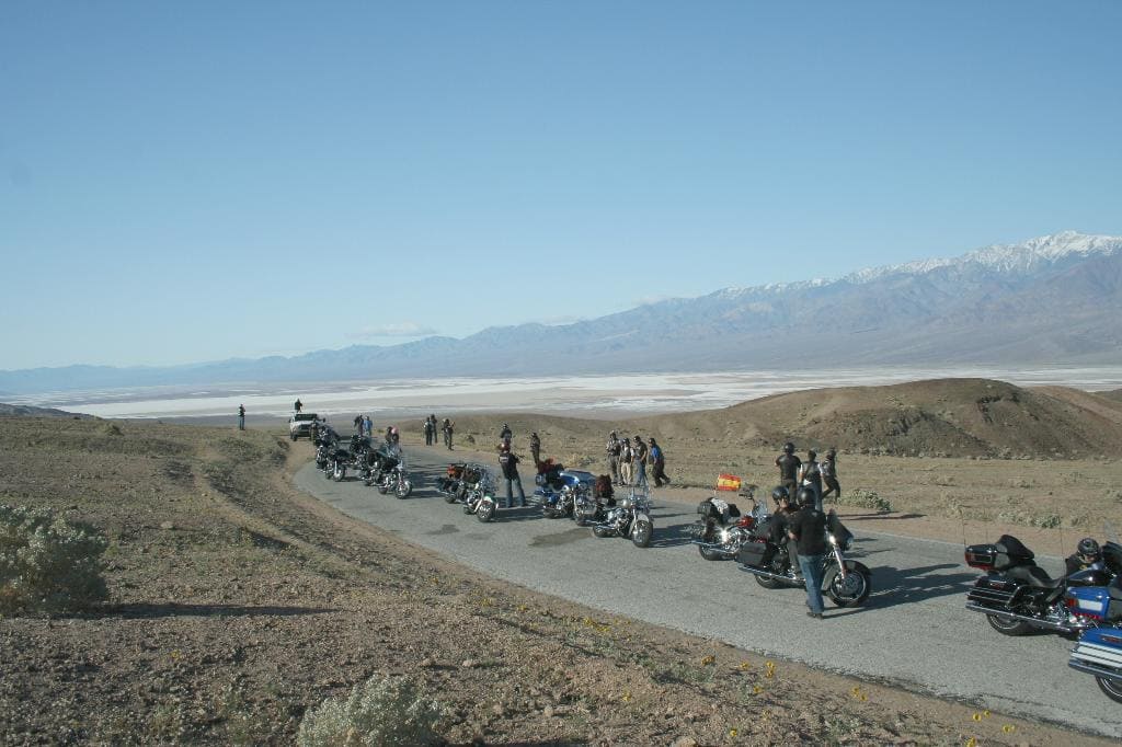 Rodando por Death Valley. Rutas en moto por USA