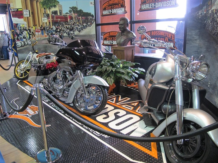 Bruce Rossmeyer concesionario Harley Davidson