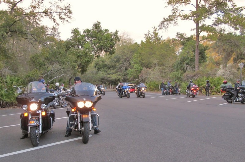 Harley Davidson en Manatee Springs State Park. Viaje en moto por Estados Unidos