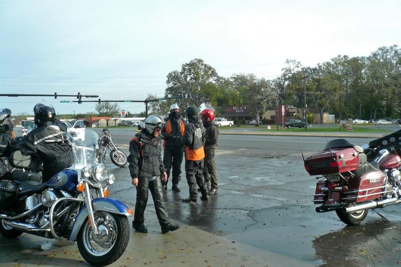 Lluvia en una ruta en moto