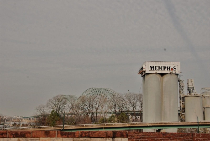 Puente en Memphis