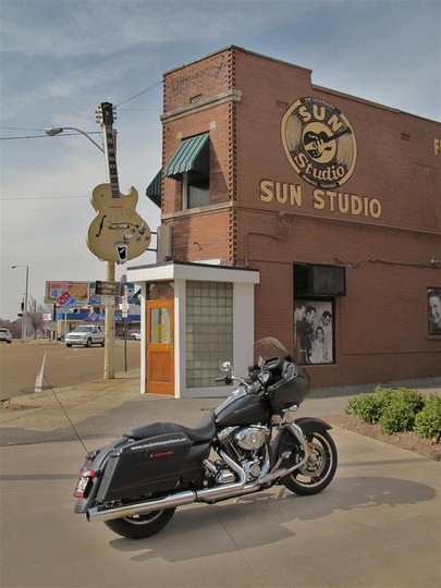 Viaje en moto a Memphis, visita Sun Studio. Viaje en moto por Estados Unidos