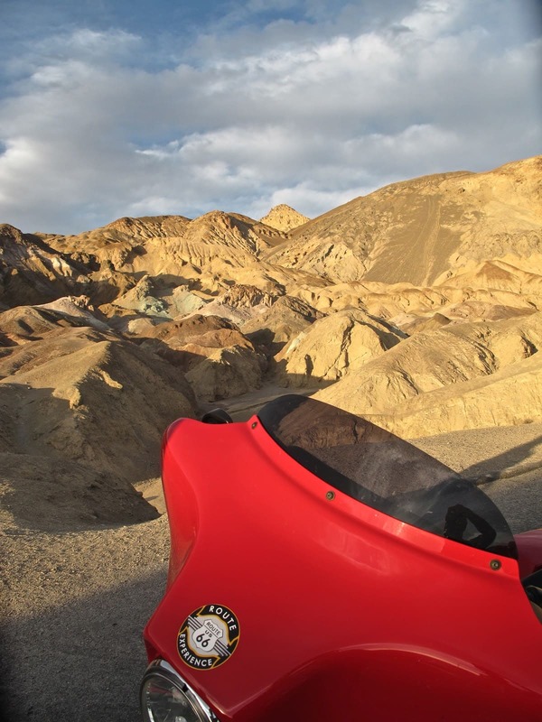 Death Valley en moto. Recorrer USA en moto