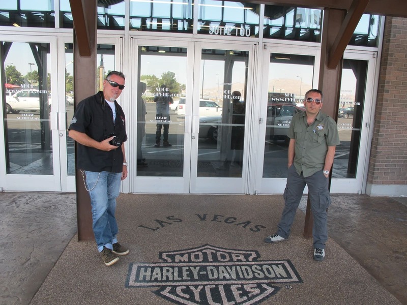 Harley Davidson Las Vegas. Recorrer USA en moto. Gon Casstro y Mark South