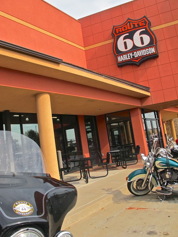 Concesionario Harley Route 66. Tours en moto por USA