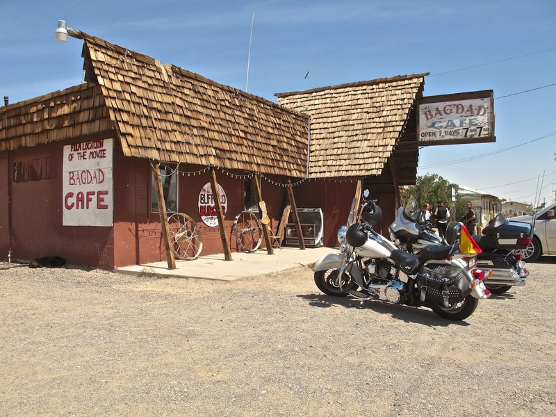 Bagdag cafe, Ruta 66 en moto en grupo. Viajar en moto por USA