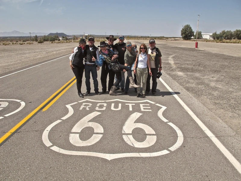 Motoqueros en la ruta 66. Viajar en moto por USA