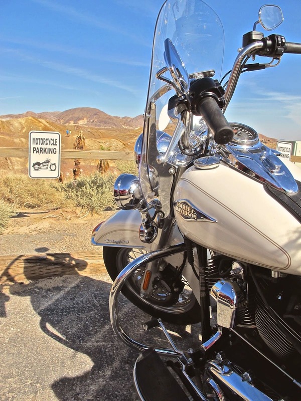 Parking motos, viaje en moto USA. Viajar en moto por USA