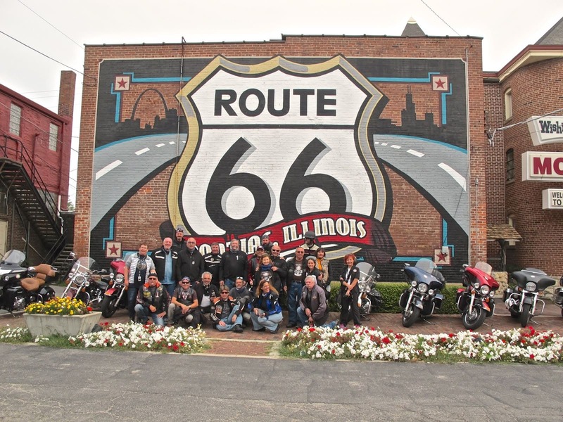 Moteros en la ruta 66, Viaje ruta 66 en grupo