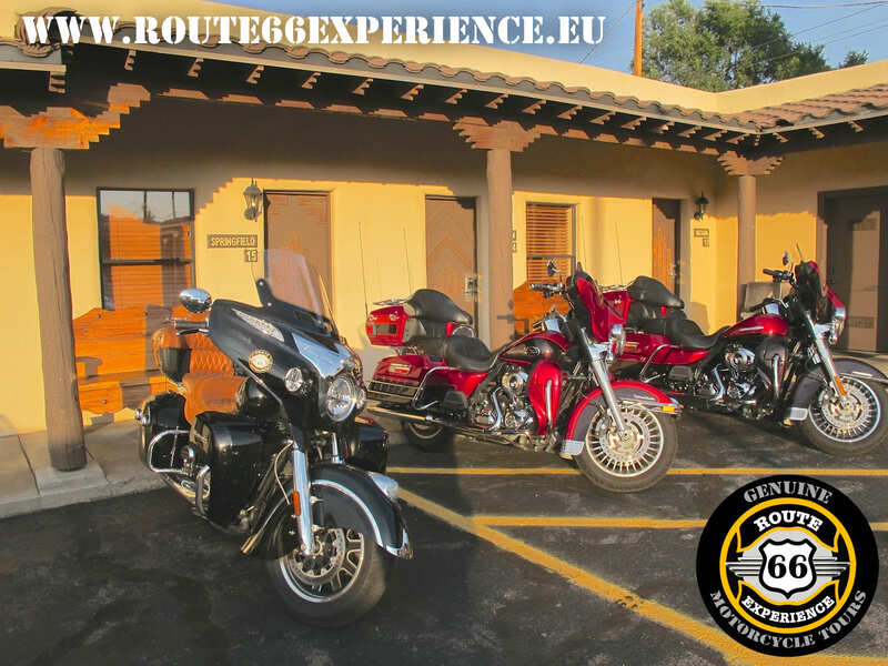 Route 66 Experience, motos en hotel Williams. Viaje ruta 66 en grupo