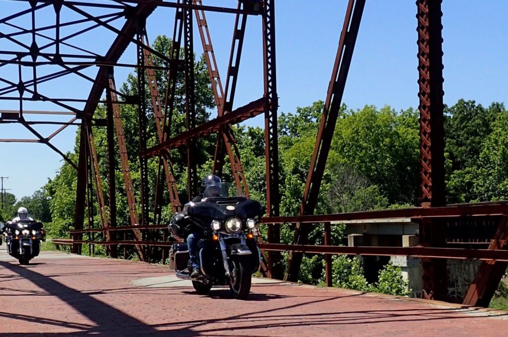 Puentes de hierro en la Route 66 Experience