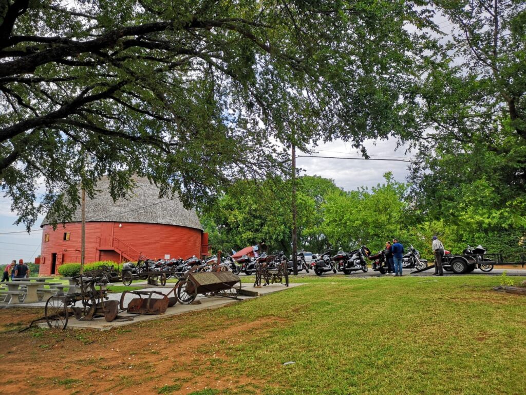 Arcadia Round Barn, viaje USA, Ruta 66 en moto