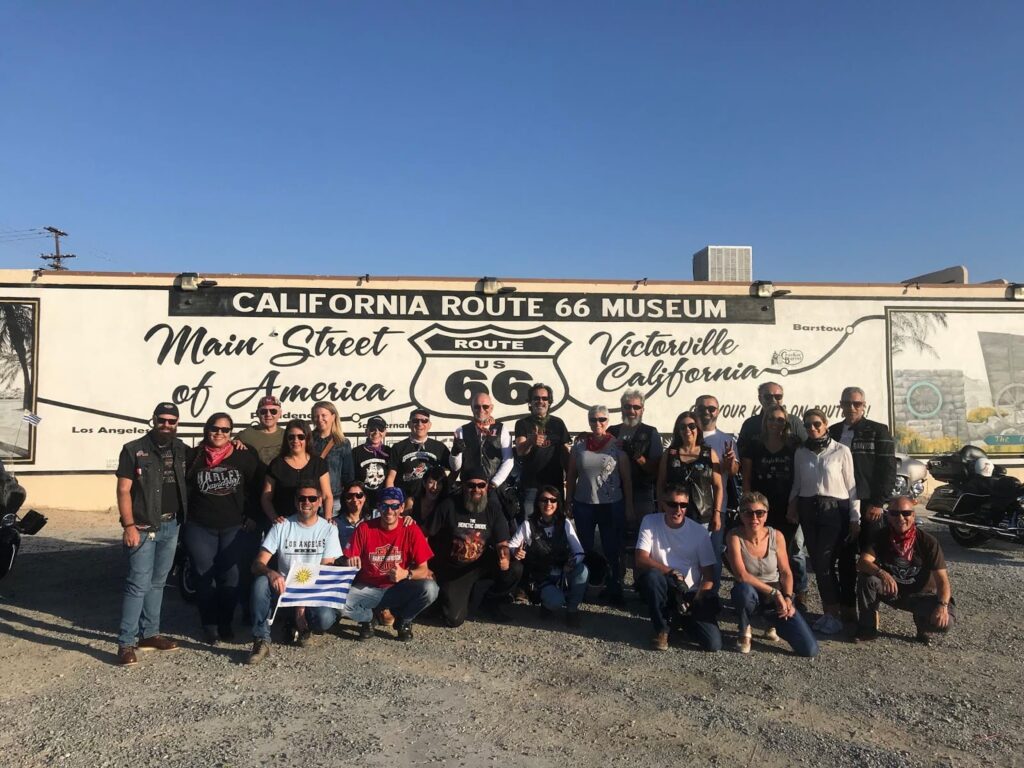 California Route 66 Museum mural, Victorville, Ruta 66 en moto