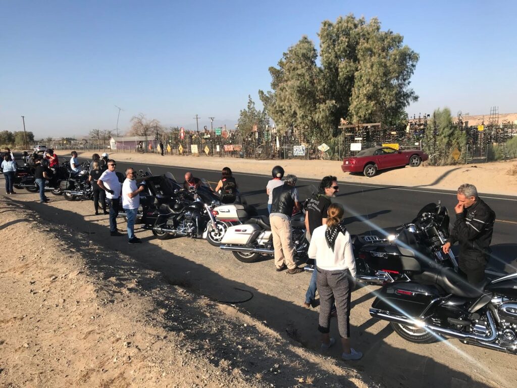 Elmer's Bottle Tree Ranch, route 66 en moto, Ruta 66 en moto