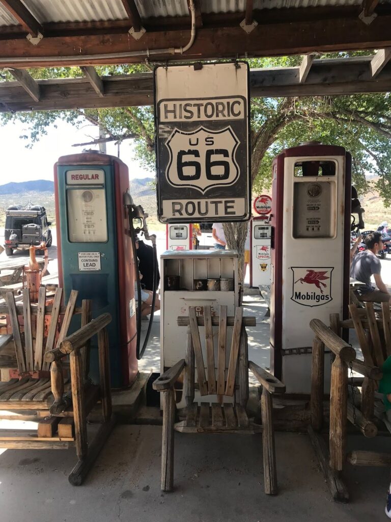 Hackberry General Store, Ruta 66 en moto