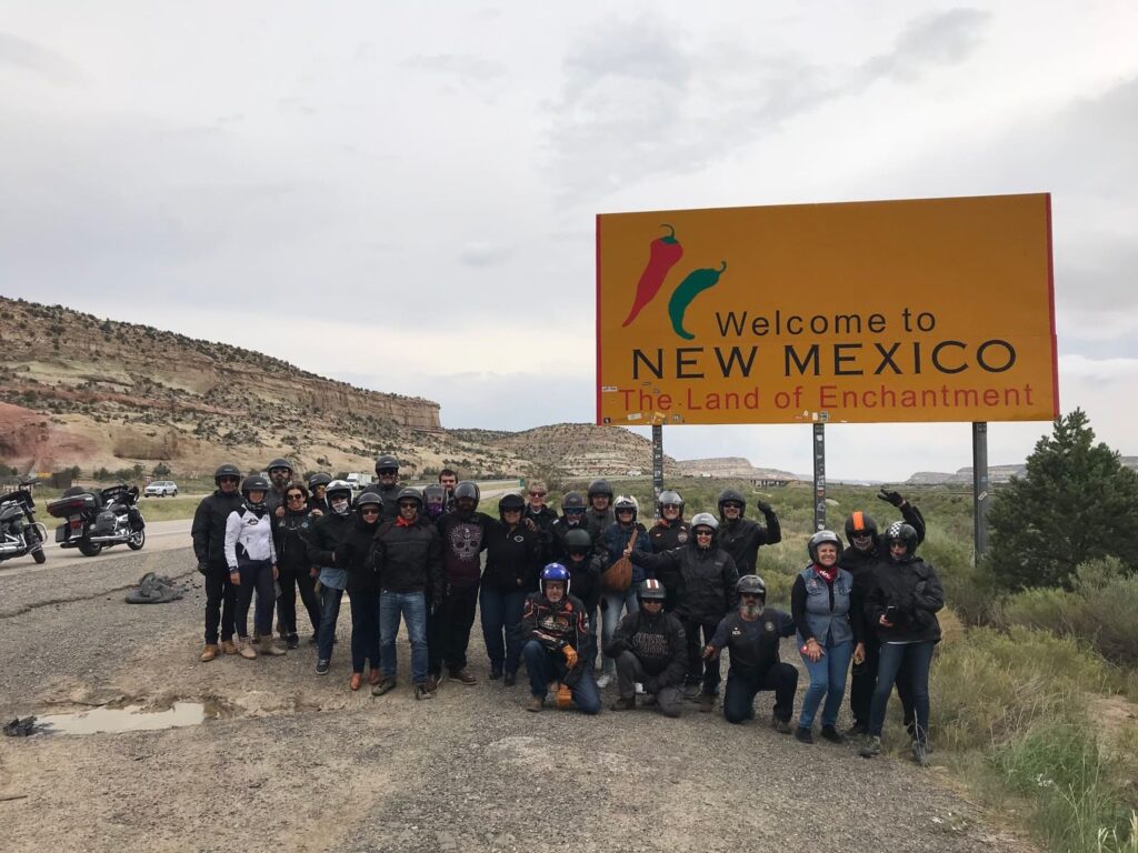 New Mexigo welcome sign, Ruta 66 en moto