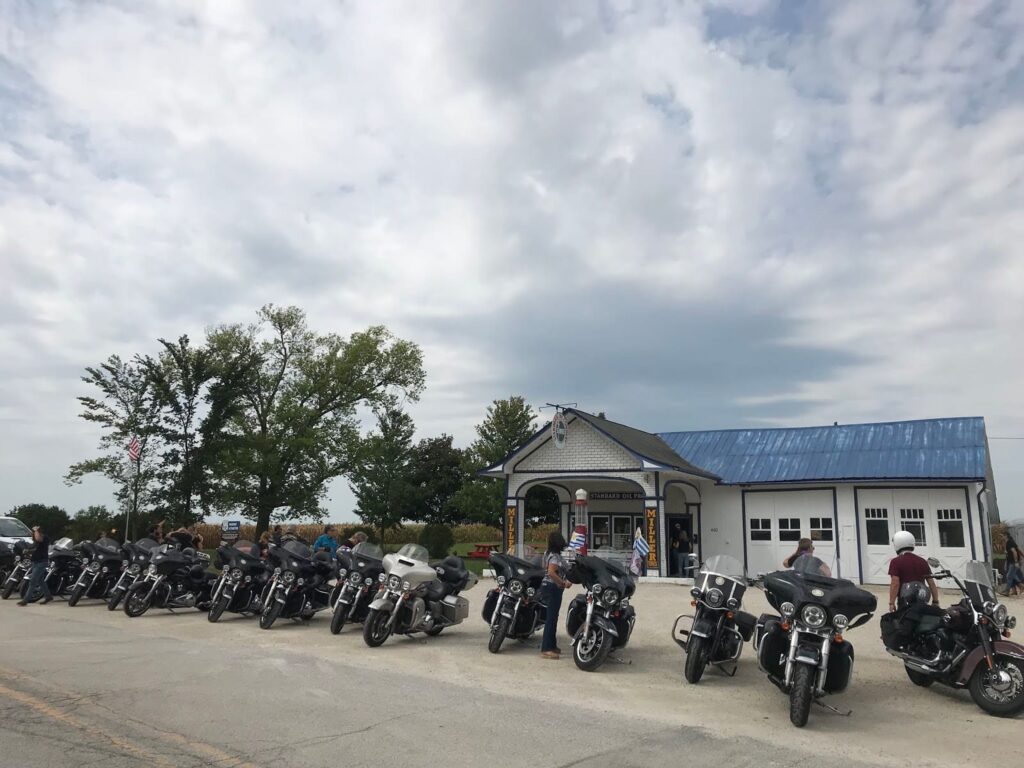 Standard Oil of Illinois Gas Station, Route 66 Experience, Ruta 66 en moto