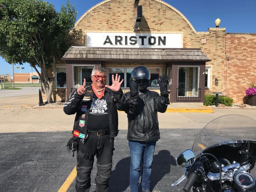 Ariston Cafe, ruta 66, Viaje en moto por USA