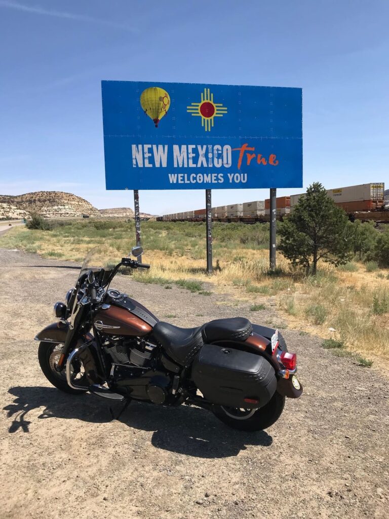 Cartel bienvenida Nuevo Mexico, Viaje en moto por USA