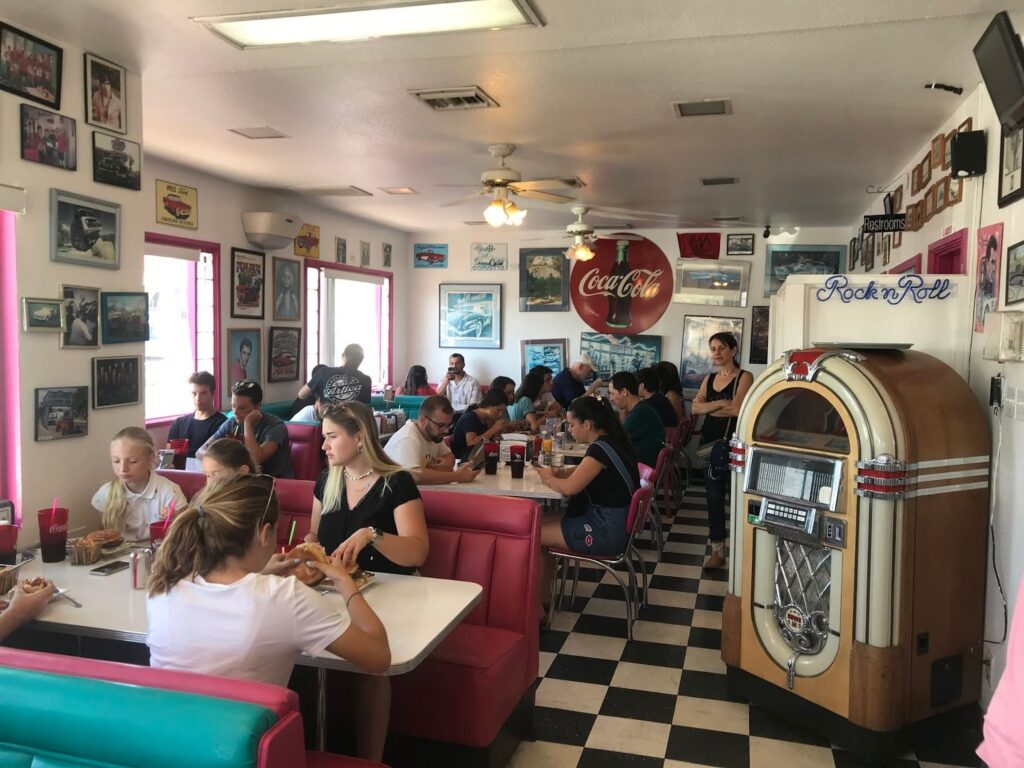 Mr Dz Diner, Ruta 66 Kingman, AZ, Viaje en moto por USA