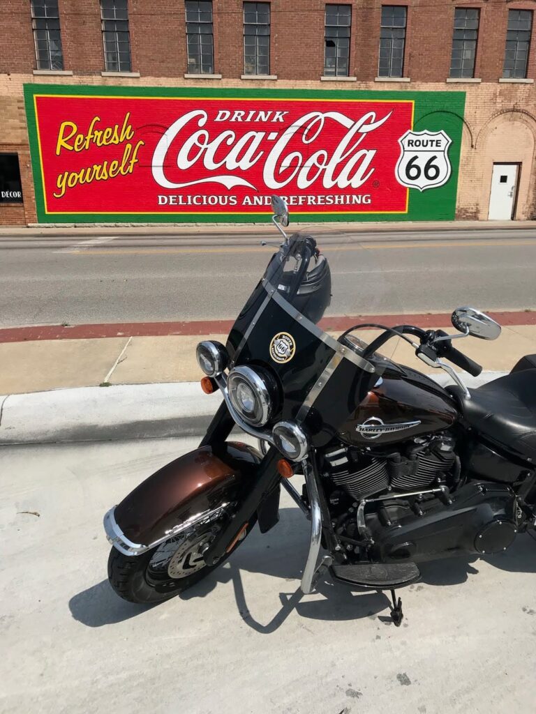 Harley Davidson Heritage Softail y Coca Cola. Route 66 Experience, Viaje en moto por USA