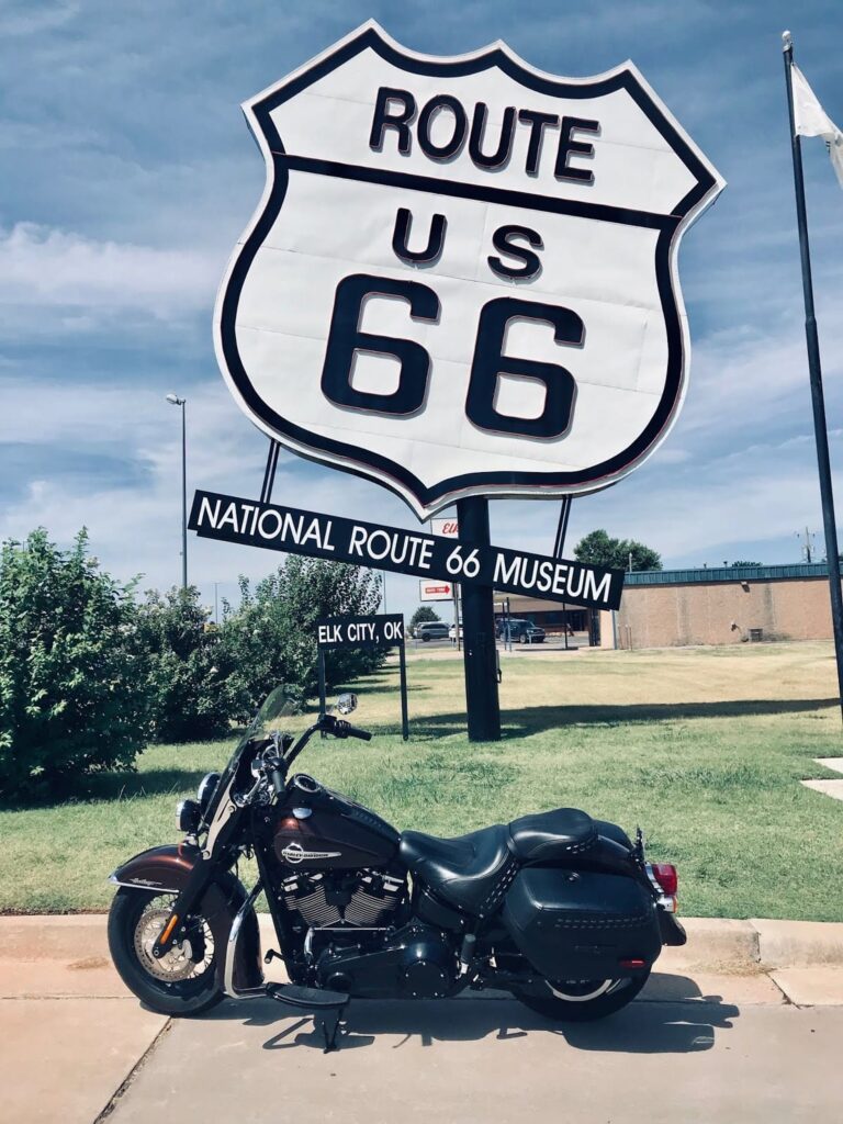 National Route 66 Museum, OK, Viaje en moto por USA