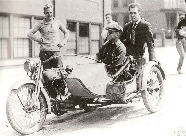 Alfred LeRoy, motoviajero discapacitado por USA