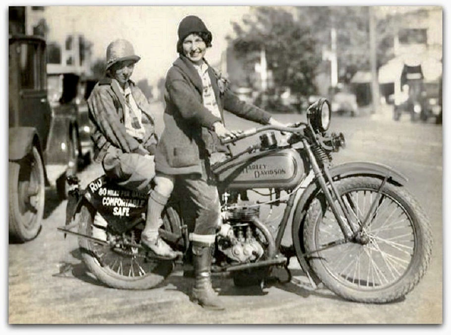 Mujeres en moto
