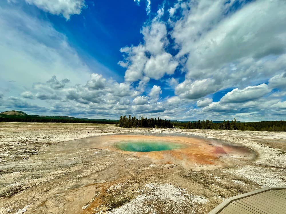 Geiser Grand Prismatic Spring en la ruta Parques Nacionales USA 2022