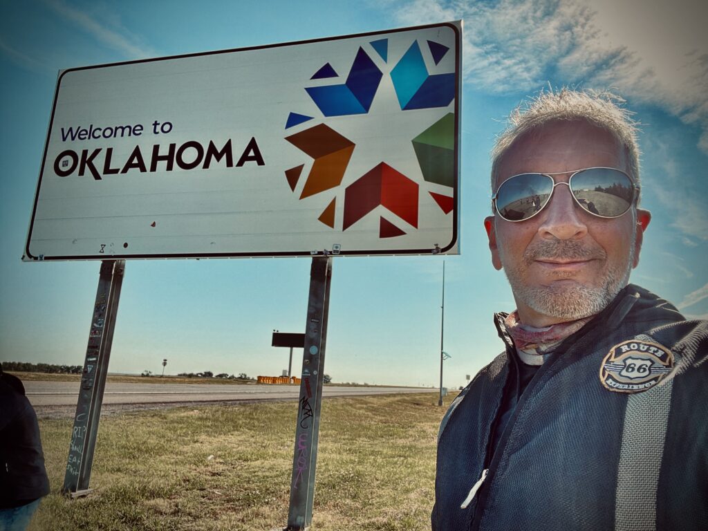 Cartel Oklahoma en la Ruta 66