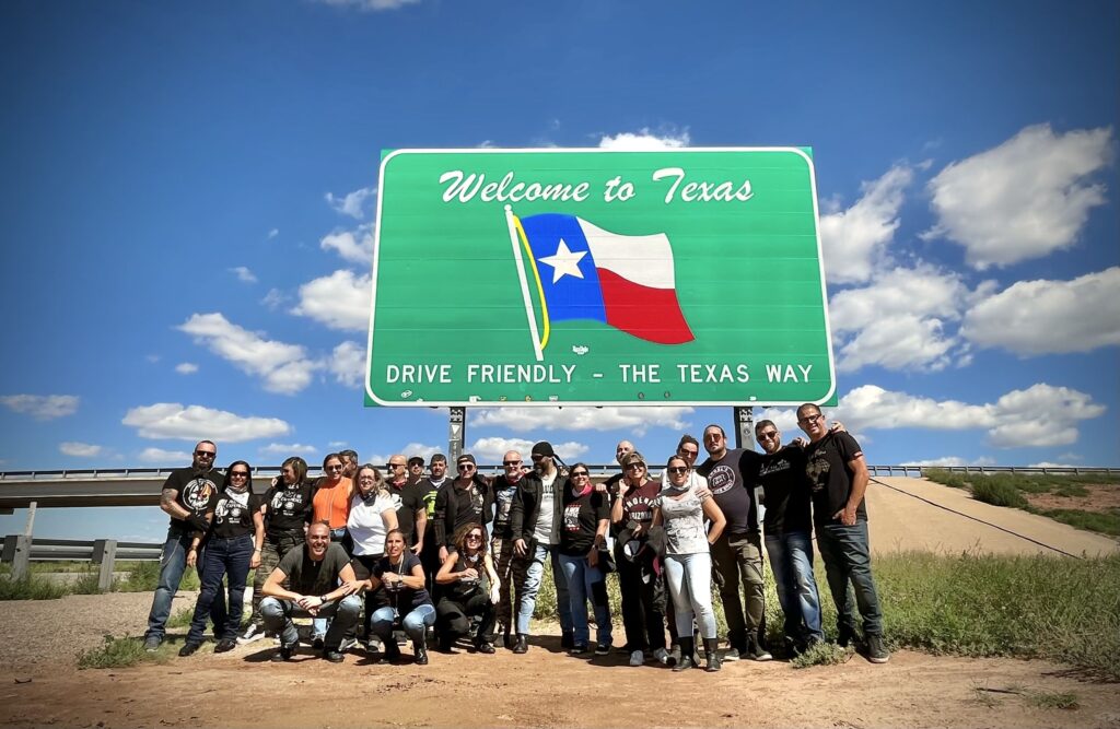 Cartel Bienvenida a Texas
