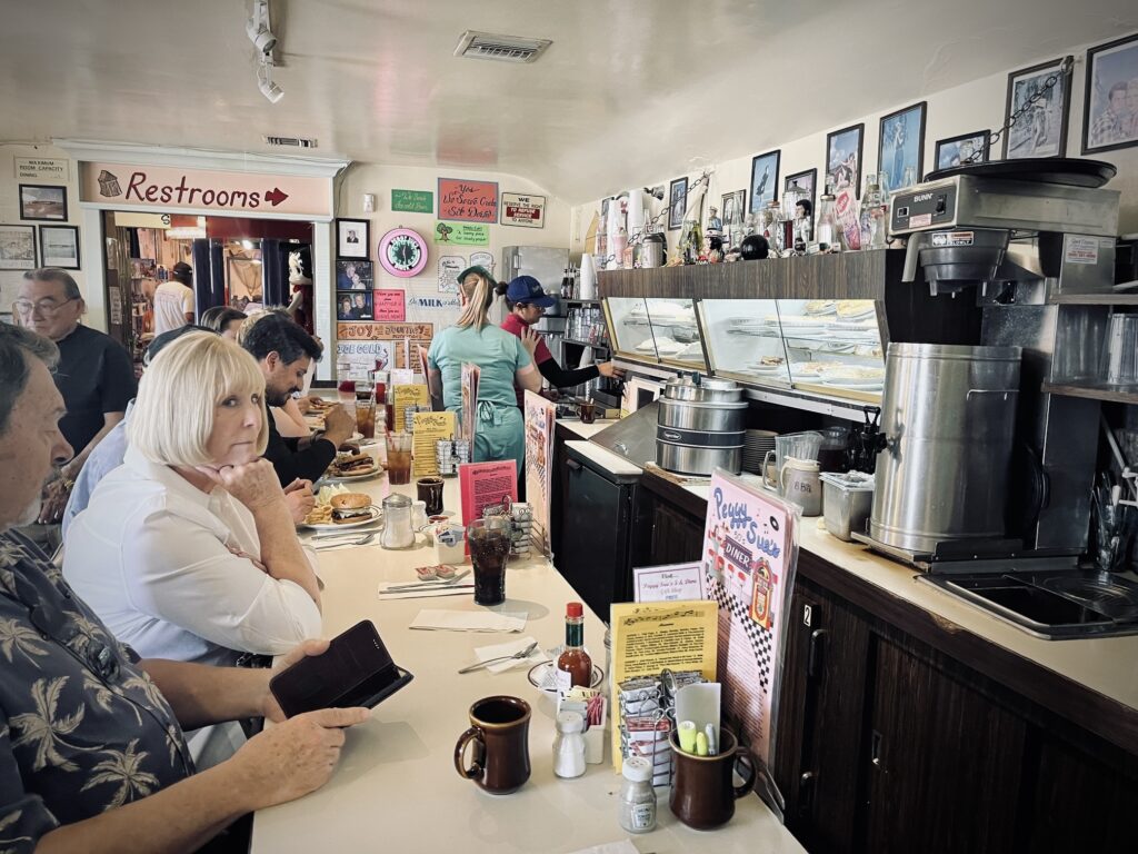 Diner en California, Viaje Ruta 66