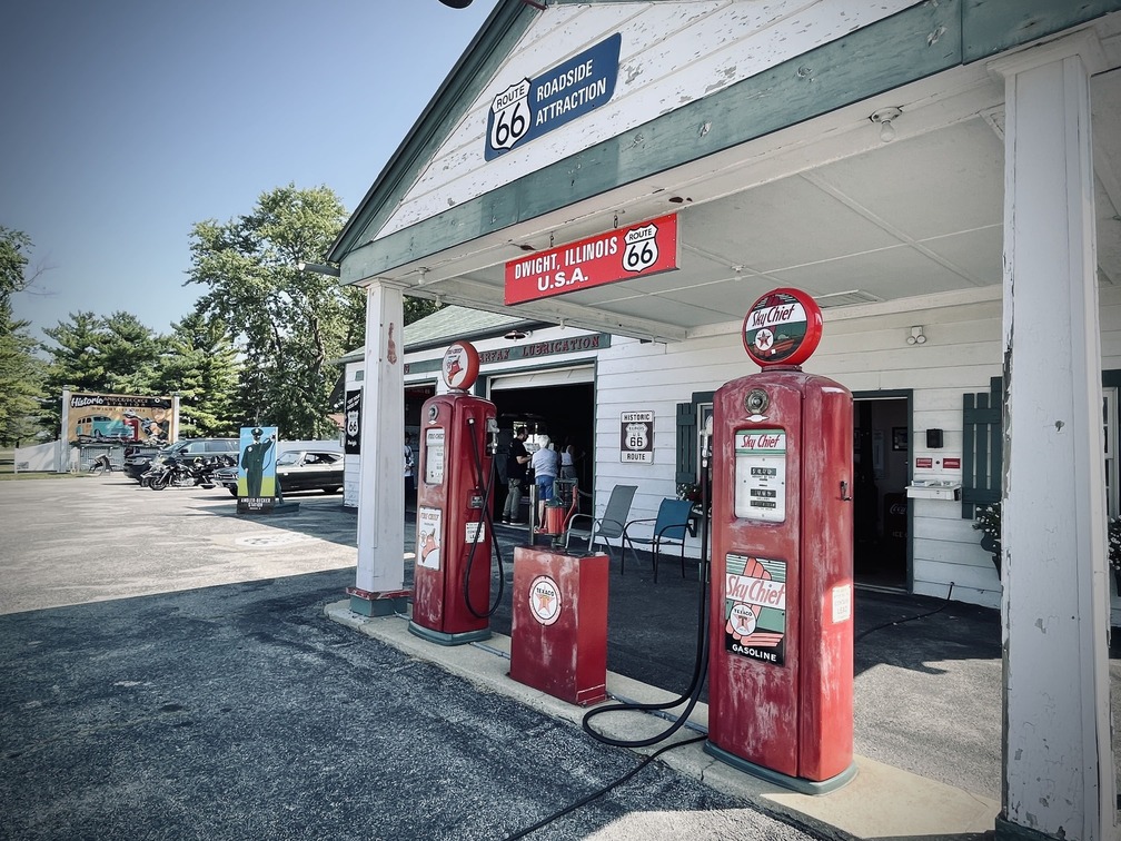 Ambler's Texaco Gas Station, Dwight, IL