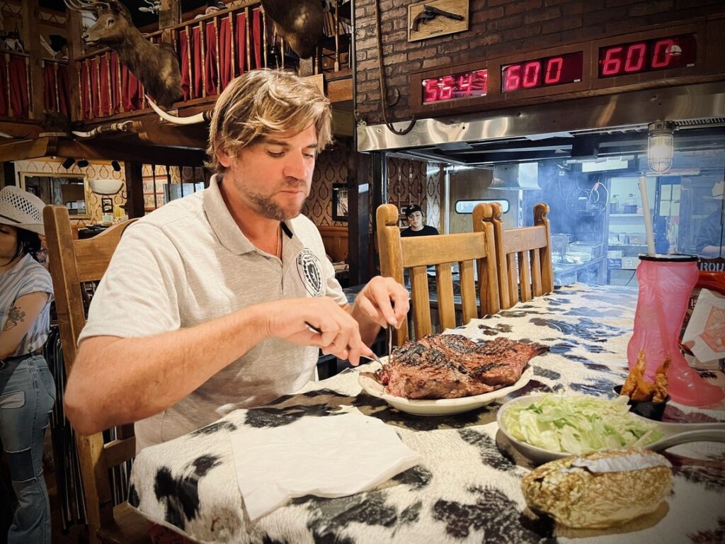 Filete 2 onzas en Big Texas Steack Ranch