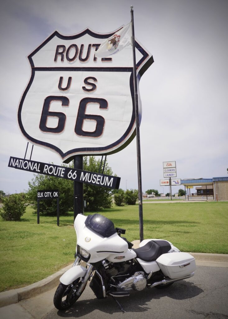 National Route 66 Museum Route 66 en moto. National Route 66 Museum