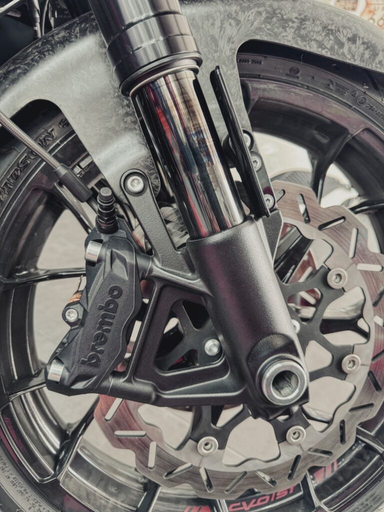 CVO ST Road Glide tren delantero CVO ST Road Glide tren delantero